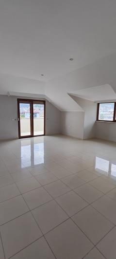 Image No.18-4 Bed Apartment for sale