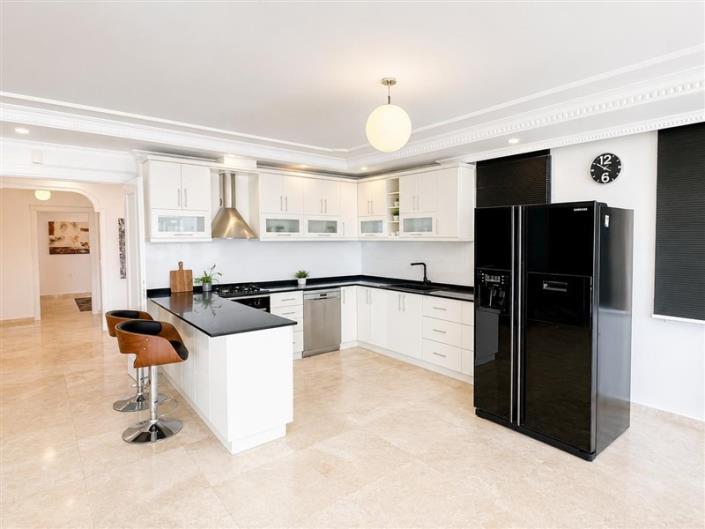 Image No.8-4 Bed Villa for sale