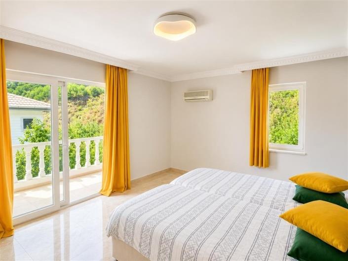 Image No.11-4 Bed Villa for sale