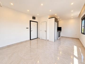 Bright-Modern-Apartment-Interior--1-