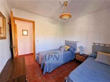 country-house-in-pizarra-10-large