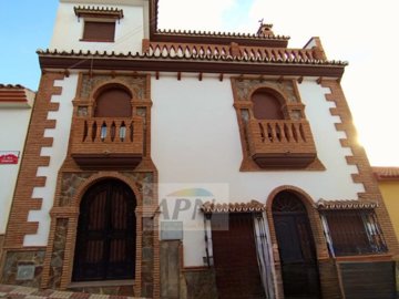 village-house-in-alora-1-large