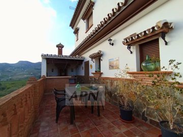 village-house-in-alora-13-large