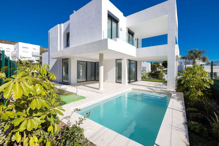 Image No.1-4 Bed Villa for sale