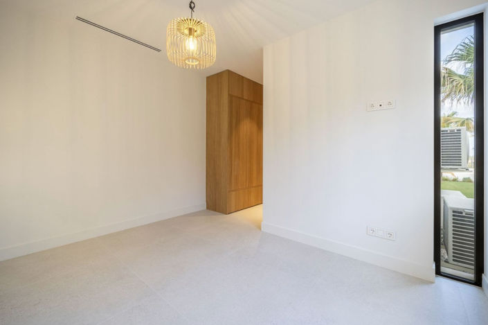 Image No.14-5 Bed Villa for sale