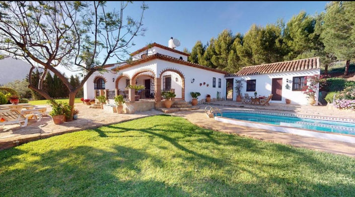 Image No.1-Villa de 3 chambres à vendre à Málaga City