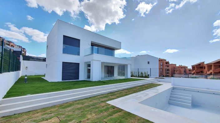 Image No.2-Villa de 4 chambres à vendre à Manilva