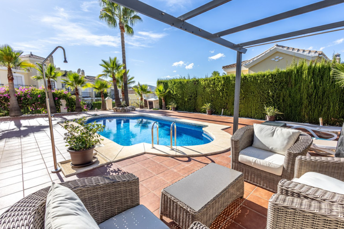 Image No.2-Villa de 3 chambres à vendre à Málaga City