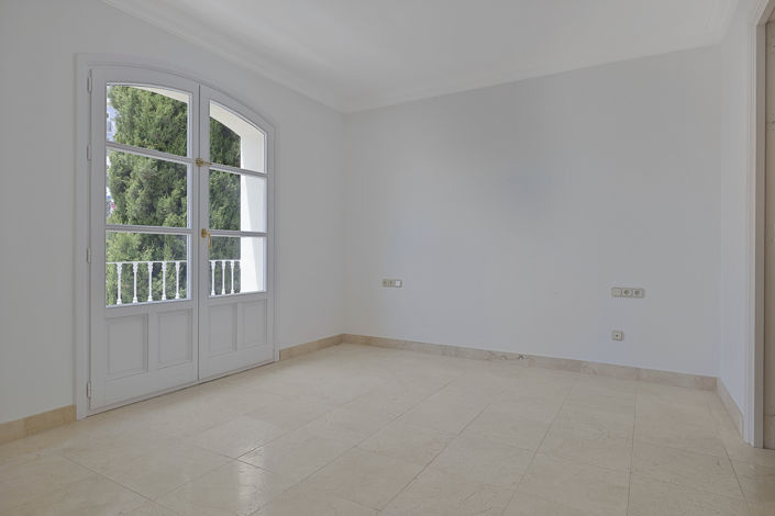 Image No.5-3 Bed Townhouse for sale