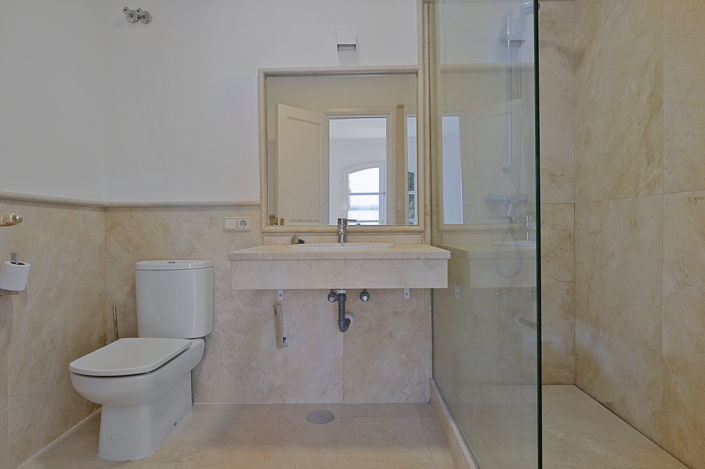 Image No.6-3 Bed Townhouse for sale