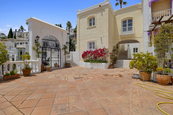 Image No.8-3 Bed Townhouse for sale