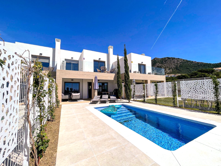 Image No.1-Villa de 3 chambres à vendre à Málaga City