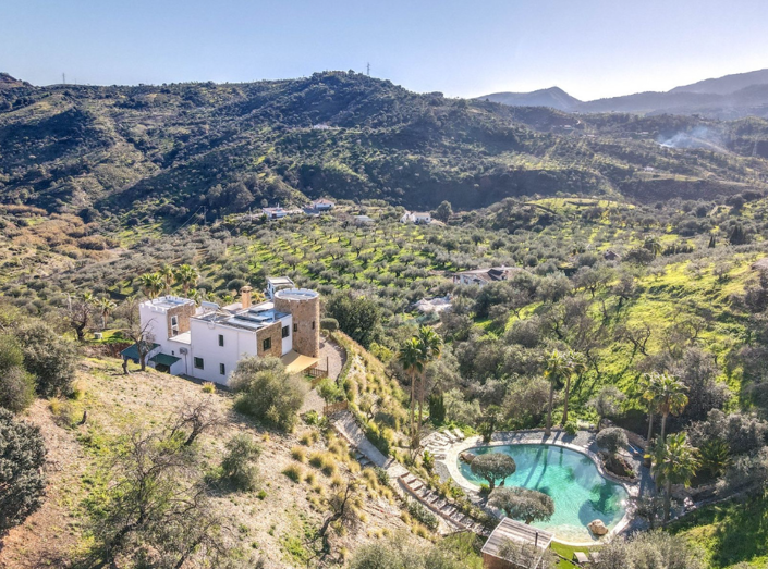 Image No.1-4 Bed Villa for sale