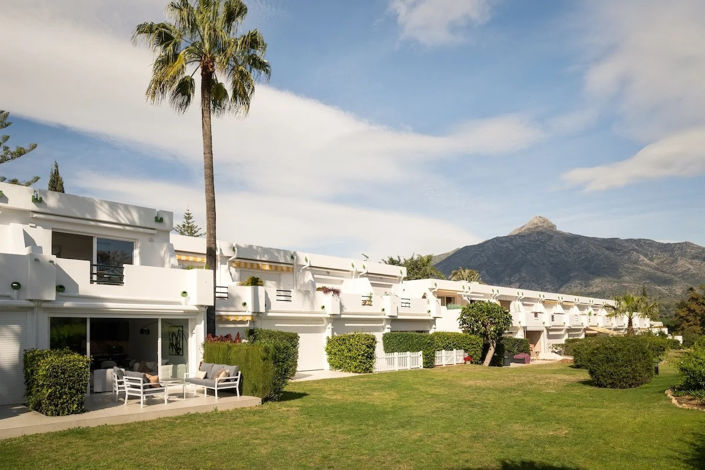 Image No.1-4 Bed Townhouse for sale