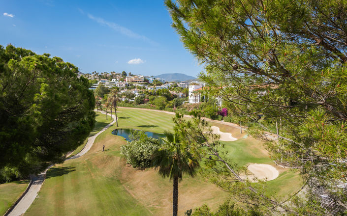 Image No.20-4 Bed Townhouse for sale