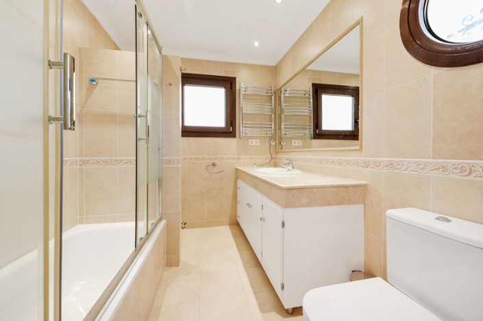 Image No.8-5 Bed Villa for sale