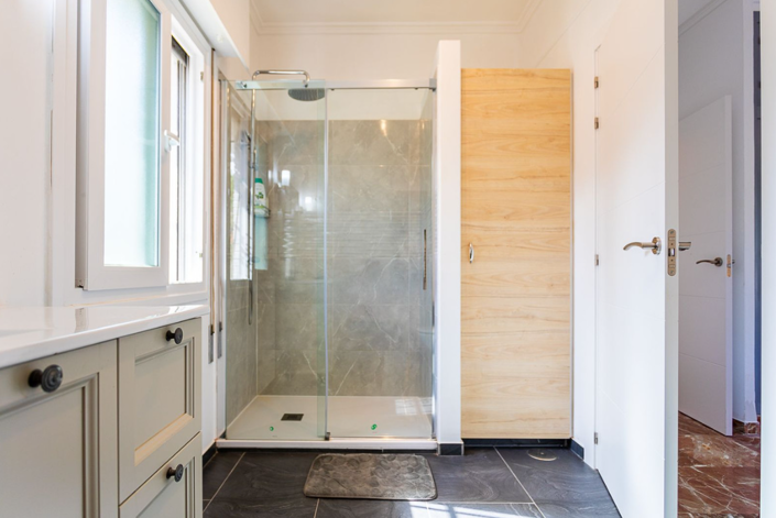 Image No.10-4 Bed Villa for sale