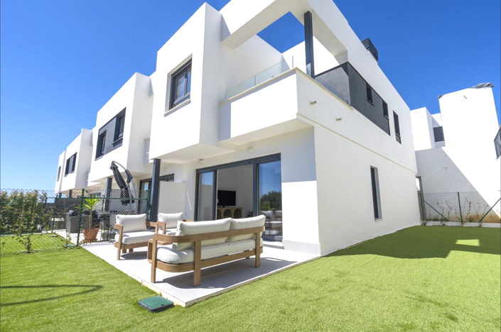Image No.1-3 Bed Townhouse for sale