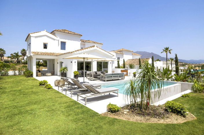 Image No.1-Villa de 4 chambres à vendre à Estepona