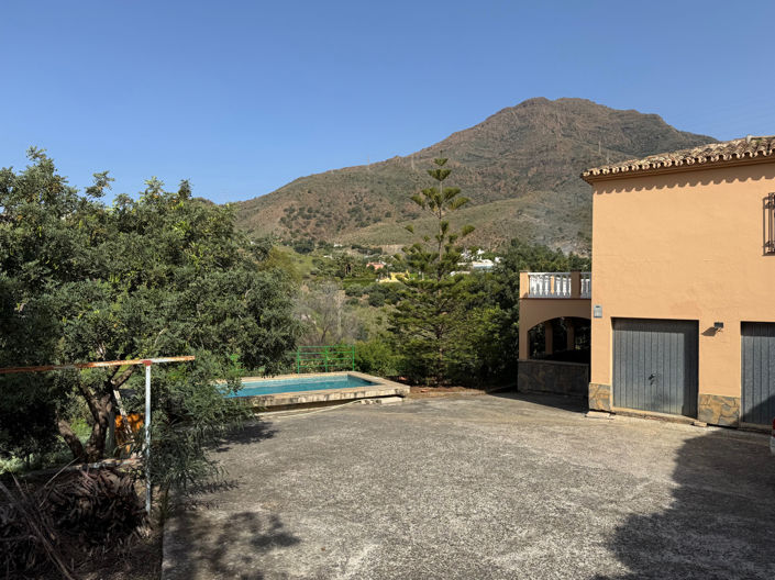 Image No.18-4 Bed Finca for sale