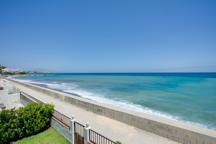 Image No.3-Villa de 3 chambres à vendre à Estepona