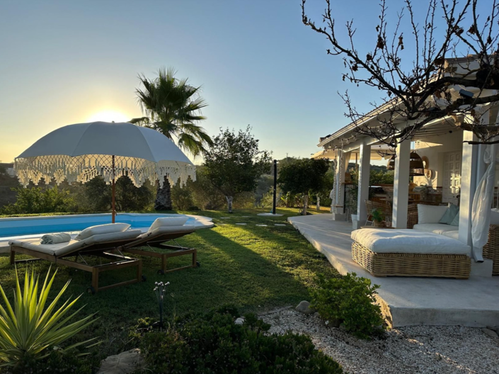 Image No.1-3 Bed Villa for sale