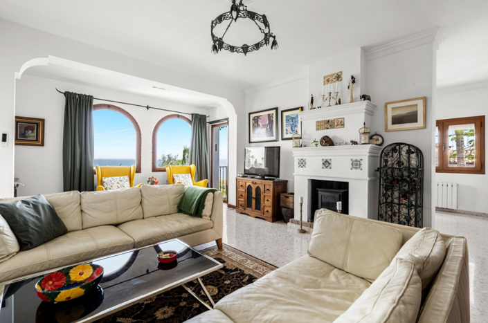 Image No.12-3 Bed Villa for sale