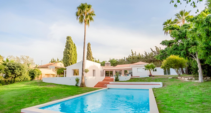 Image No.1-Villa de 4 chambres à vendre à Estepona