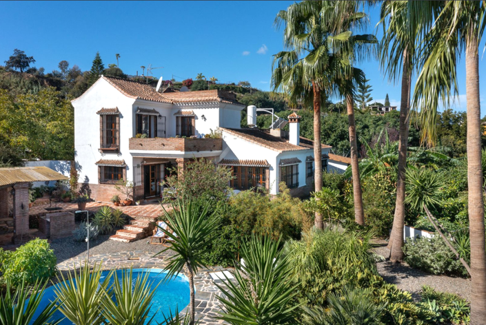 Image No.1-4 Bed Villa for sale