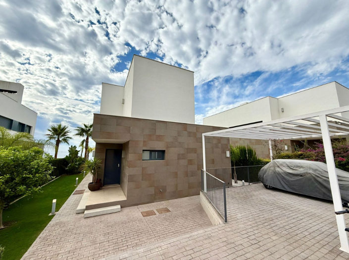 Image No.16-4 Bed Villa for sale