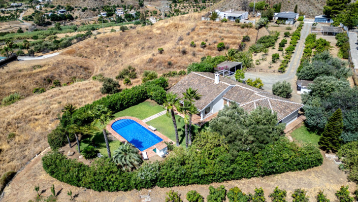 Image No.1-3 Bed Villa for sale