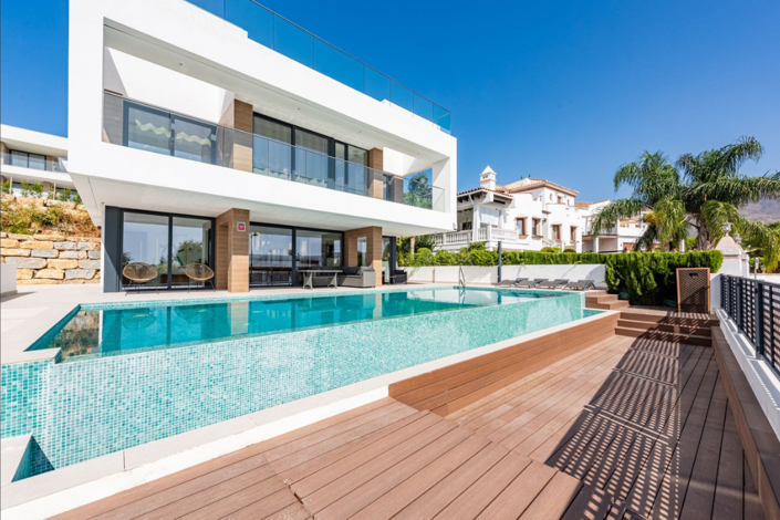 Image No.1-3 Bed Villa for sale