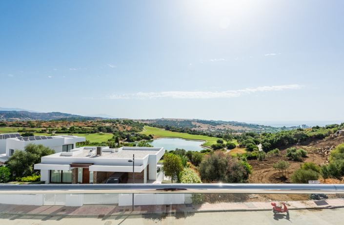 Image No.2-3 Bed Villa for sale