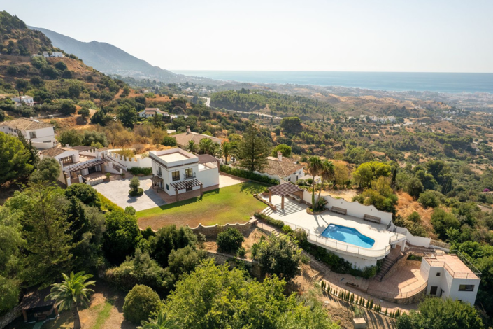 Image No.1-7 Bed Villa for sale