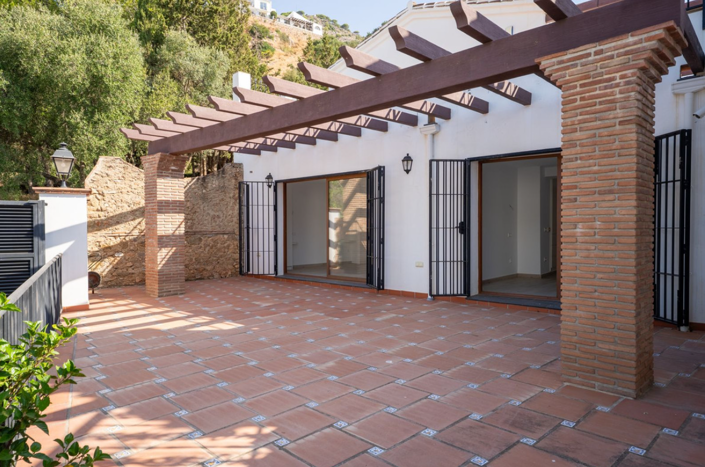 Image No.11-7 Bed Villa for sale