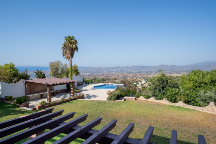 Image No.3-7 Bed Villa for sale