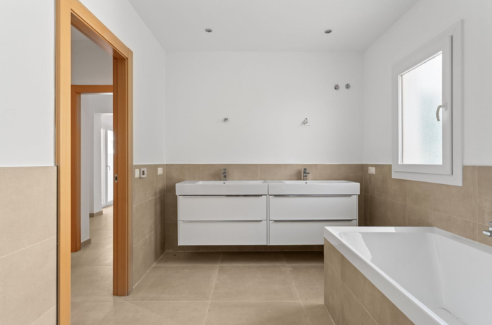 Image No.36-7 Bed Villa for sale