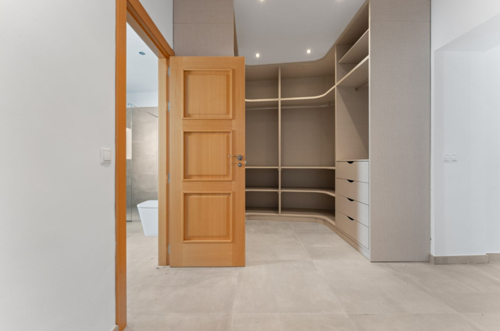 Image No.37-7 Bed Villa for sale