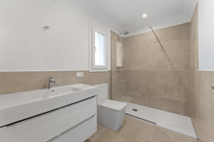 Image No.44-7 Bed Villa for sale