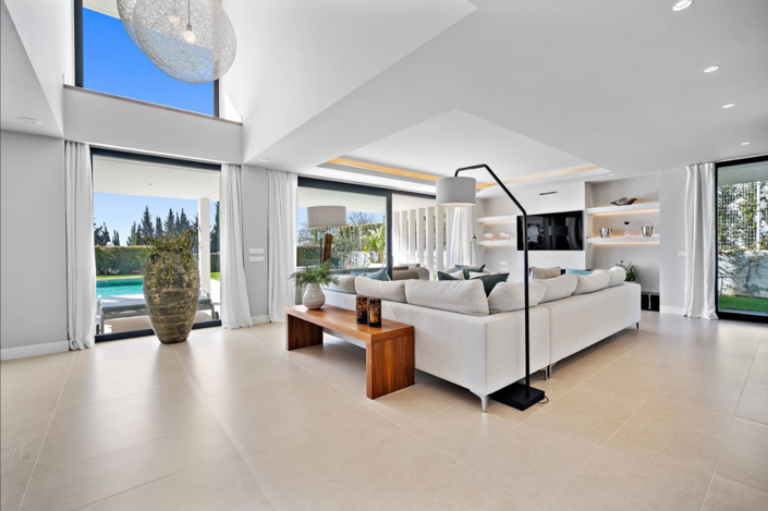 Image No.15-5 Bed Villa for sale