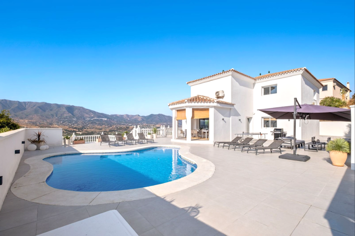 Image No.1-6 Bed Villa for sale