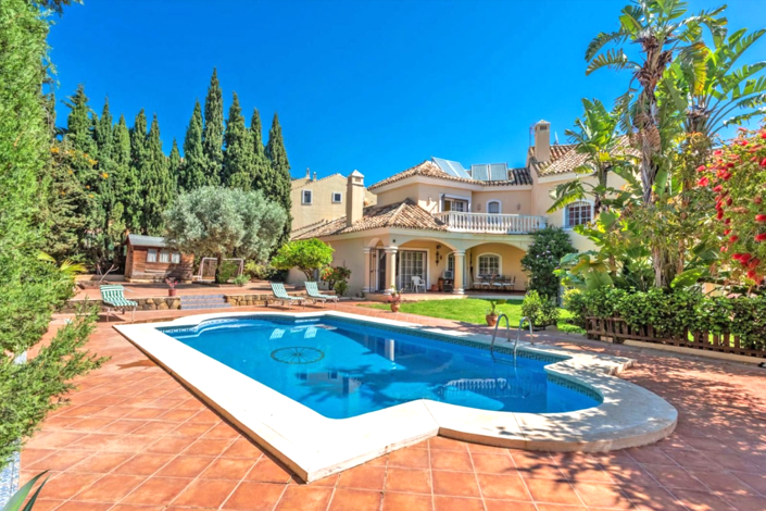 Image No.1-8 Bed Villa for sale