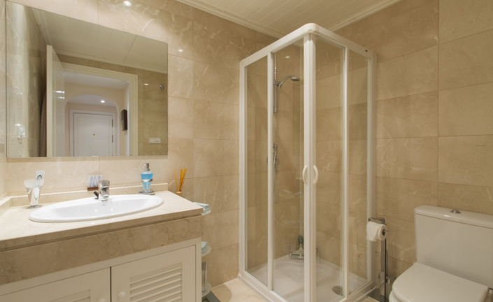 Image No.11-2 Bed Property for sale