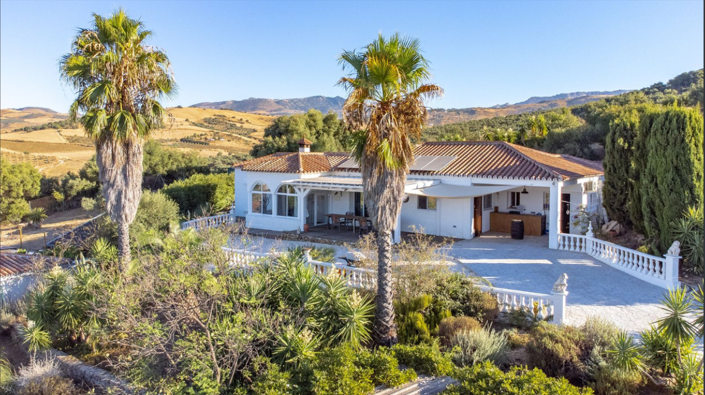 Image No.1-3 Bed Villa for sale