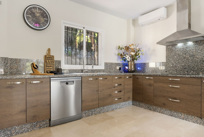 Image No.11-4 Bed Villa for sale