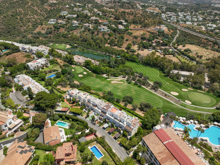 Image No.37-4 Bed Townhouse for sale