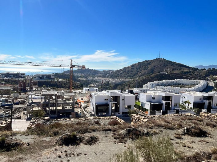 Image No.12-3 Bed Villa for sale