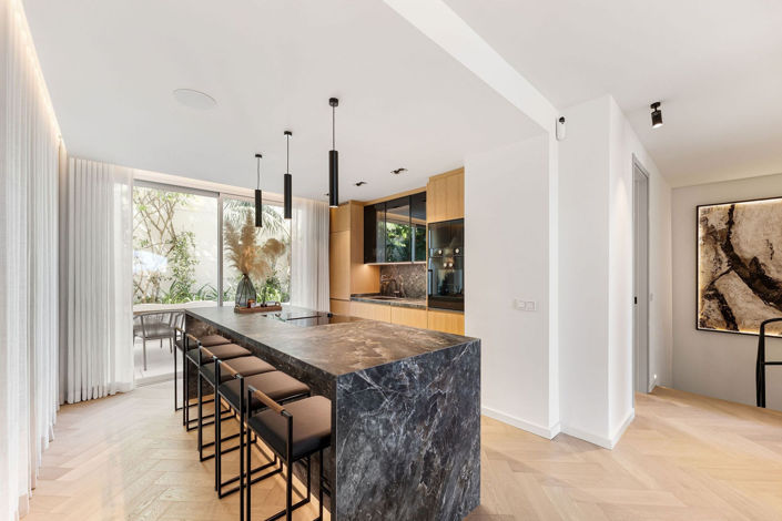 Image No.2-4 Bed Townhouse for sale