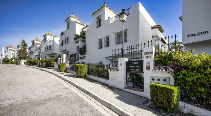 Image No.34-4 Bed Townhouse for sale