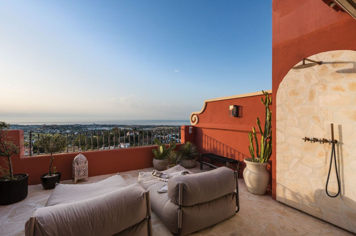 Image No.19-3 Bed Property for sale